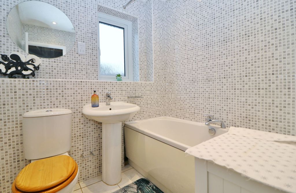 Additional image 10 of 2 bed terraced house for saleGoodlands Vale, Hedge End SO30