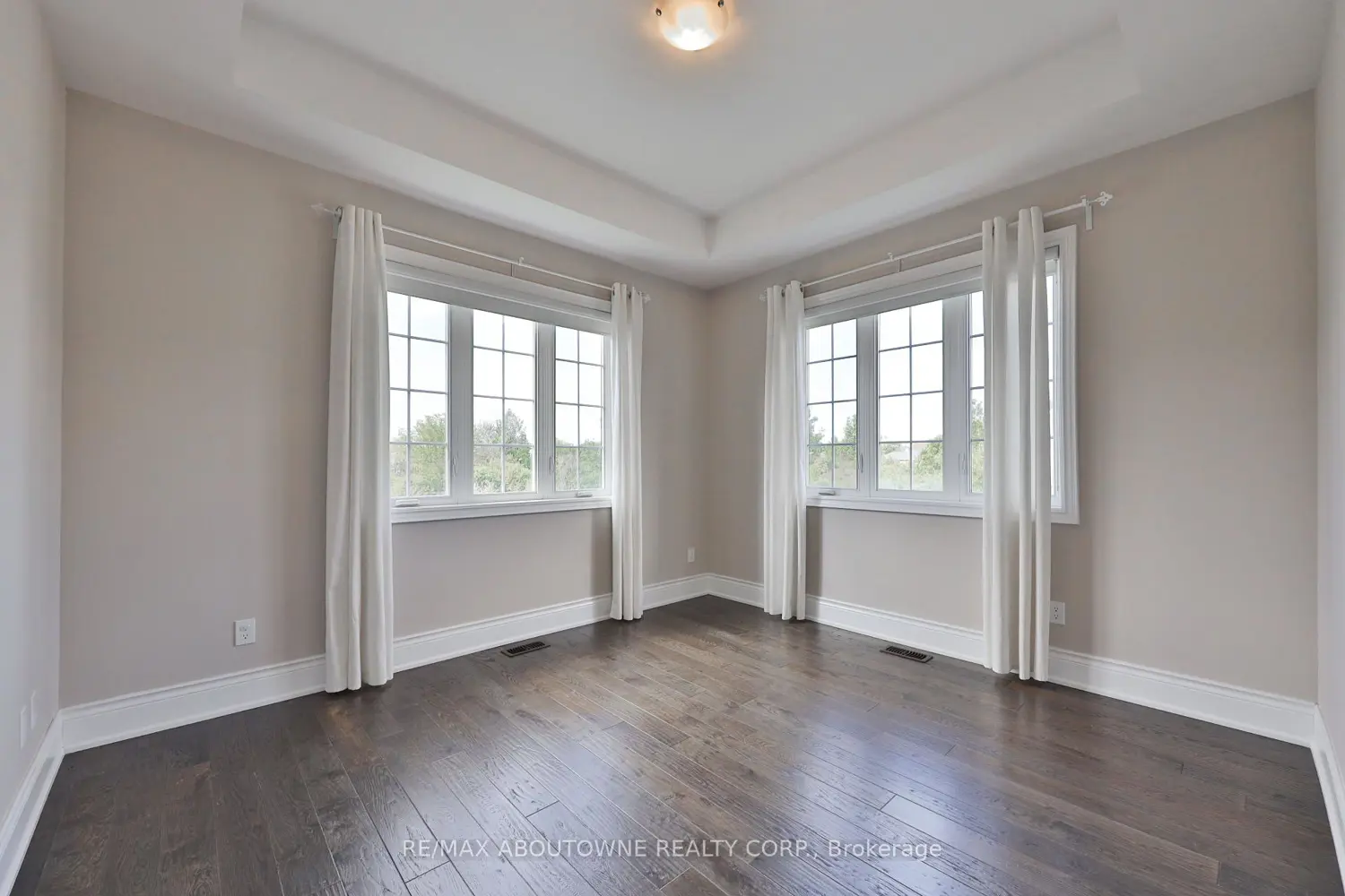 Additional image 10 of 2163 Vineland Crescent
