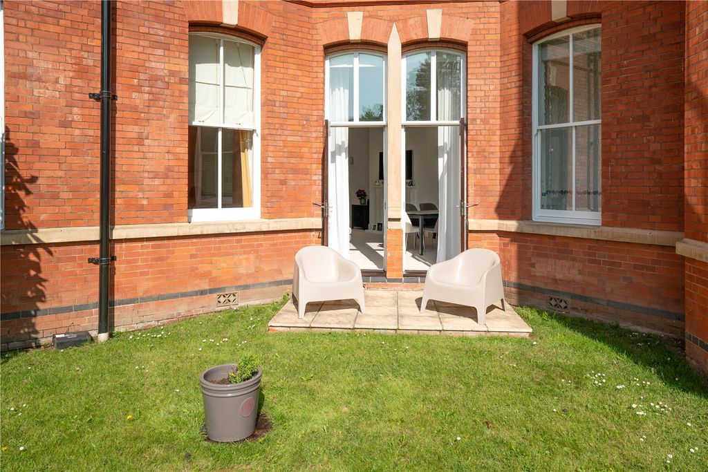 Additional image 3 of 2 bed flat for saleBrandesbury Square, Woodford Green IG8