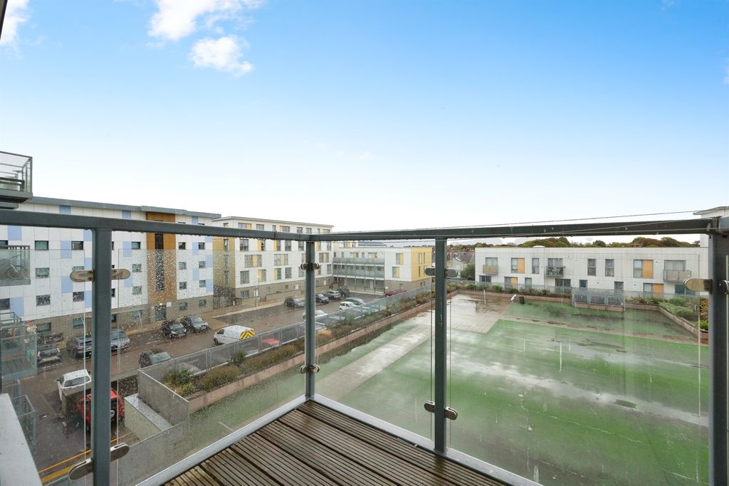 Additional image 7 of 2 bed flat for saleFratton Way, Southsea PO4