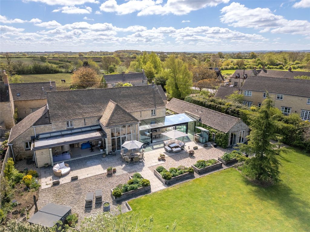6 bed detached house for saleMain Road, Curbridge, Witney, Oxfordshire OX29