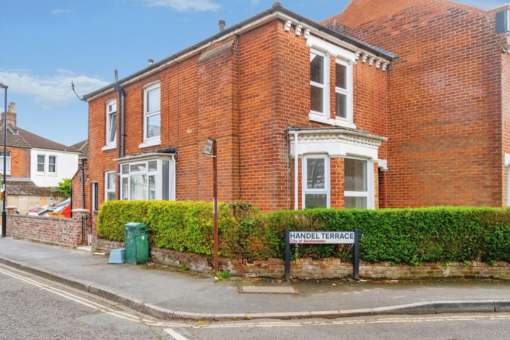 Additional image 3 of 5 bed detached house for saleHandel Terrace, Southampton, Hampshire SO15