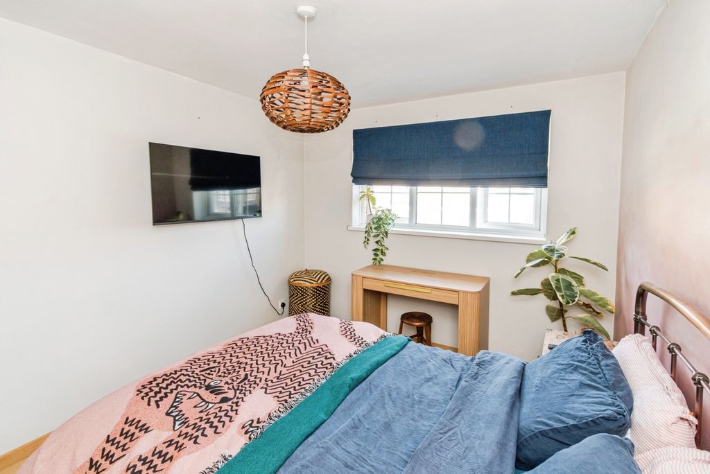 Additional image 10 of 3 bed semi-detached house for saleGoldcrest Gardens, Southampton, Hampshire SO16