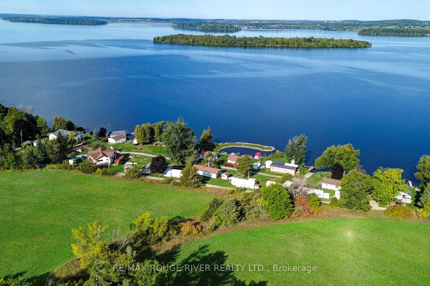 68 Robins Road 198 photo 4