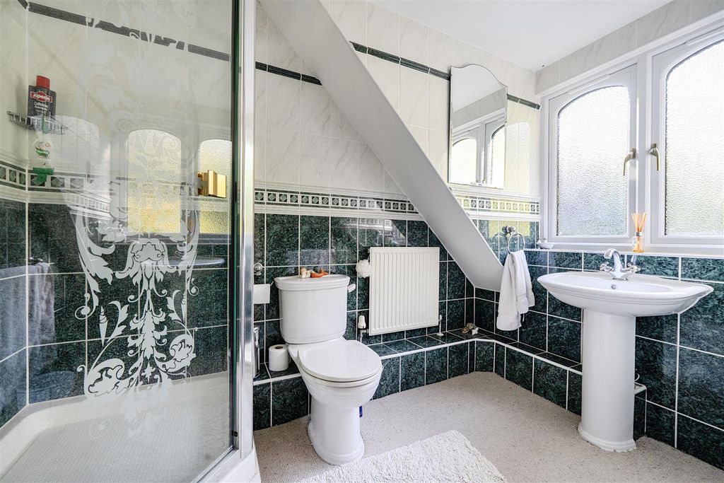 Additional image 14 of 5 bed detached house for saleWarren Lane, Finchampstead, Berkshire RG40