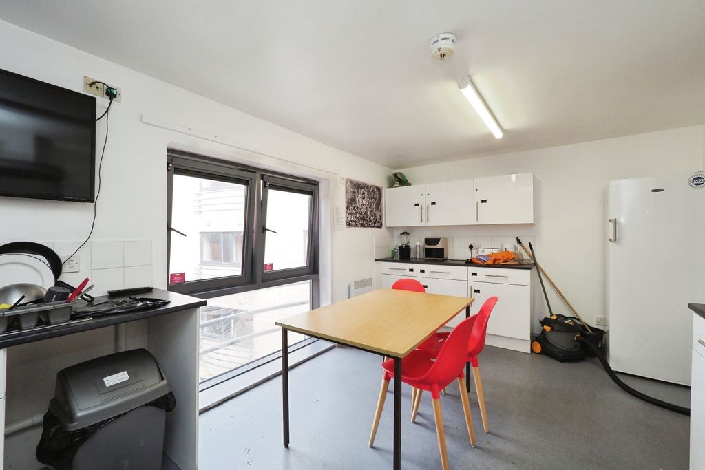 Additional image 6 of Studio for sale58-60 Woodgate, Loughborough LE11