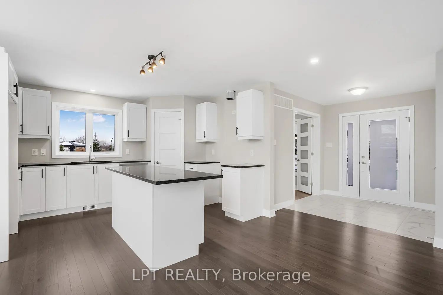 Additional image 6 of 63 Chateauguay Street