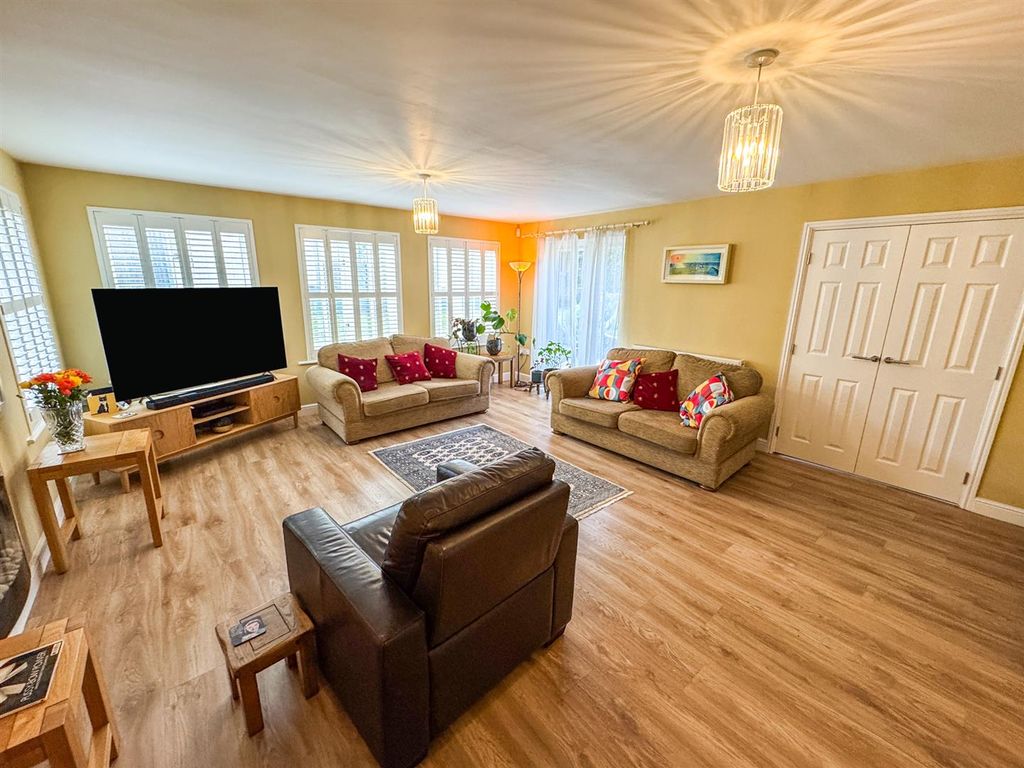 Additional image 5 of 5 bed detached house for saleRockingham Road, Cottingham, Market Harborough LE16