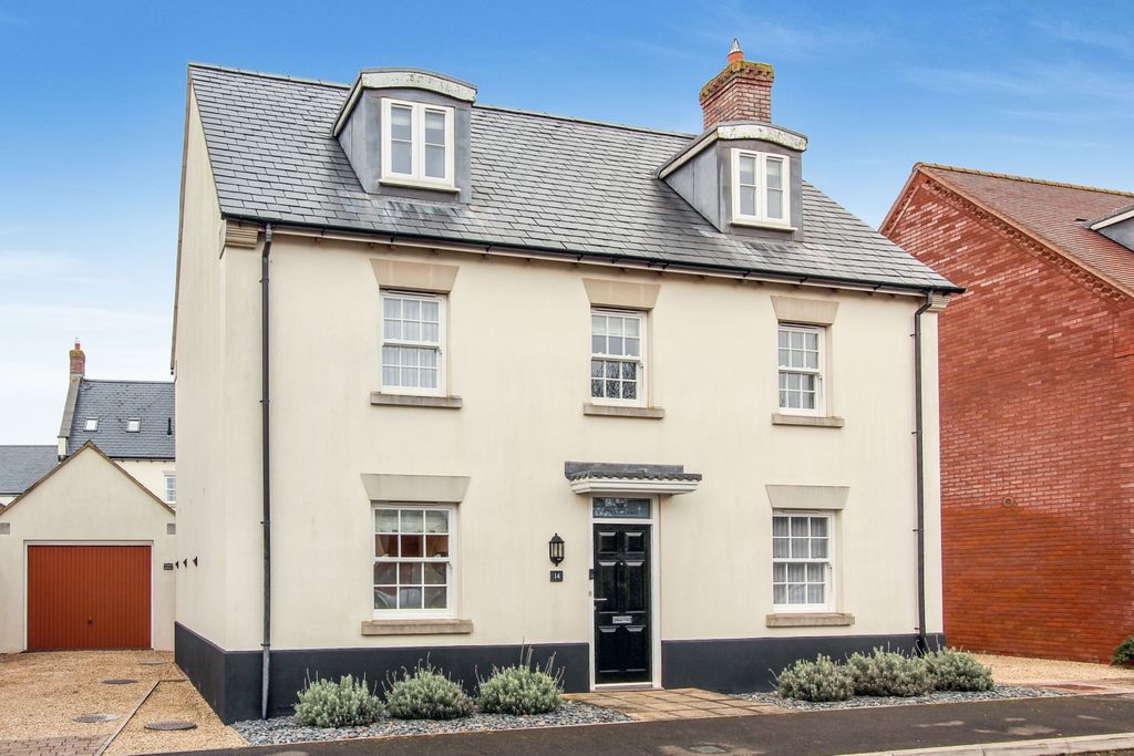 5 bed detached house for sale14 Hillrick Crescent, Yeovil BA21