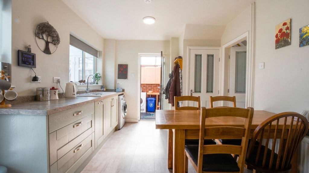 Additional image 10 of 3 bed semi-detached house for saleCoombe Rise, Oadby, Leicester LE2