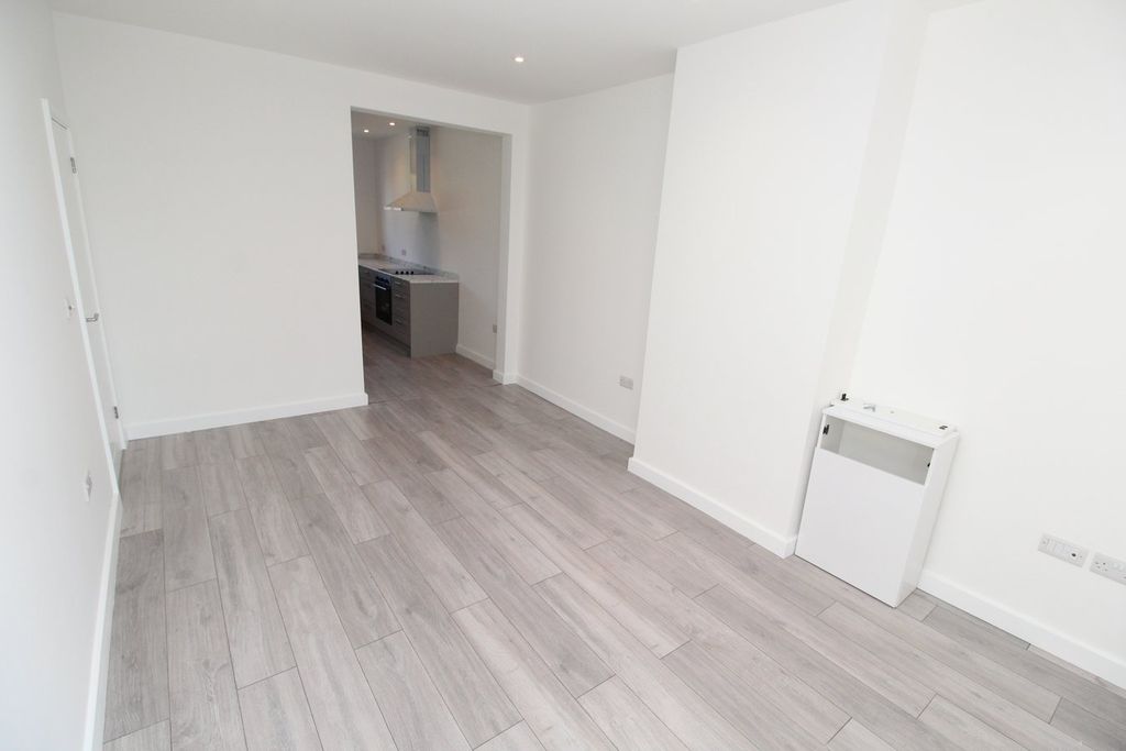 Additional image 6 of 3 bed flat for saleThe Cross, Enderby, Leicester LE19