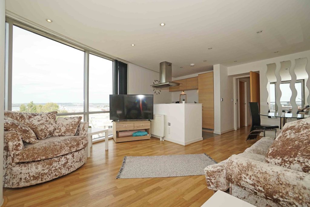 Additional image 5 of 2 bed flat for saleAdmiralty Tower, Portsmouth PO1