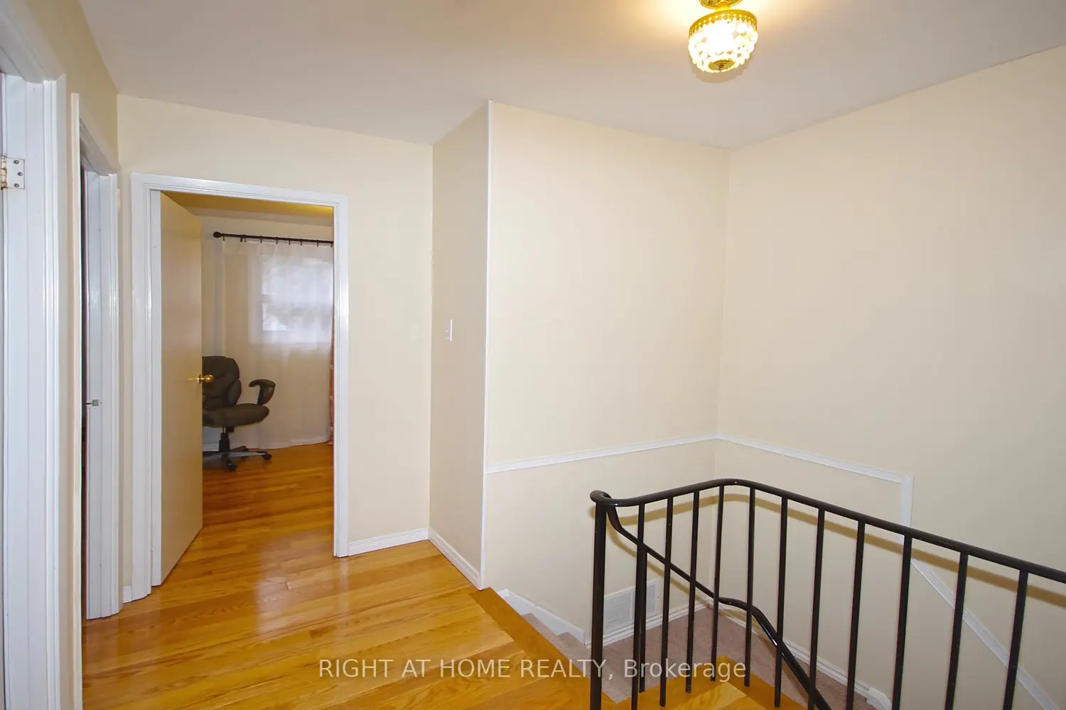 Additional image 8 of 1055 Shawnmarr Road 53