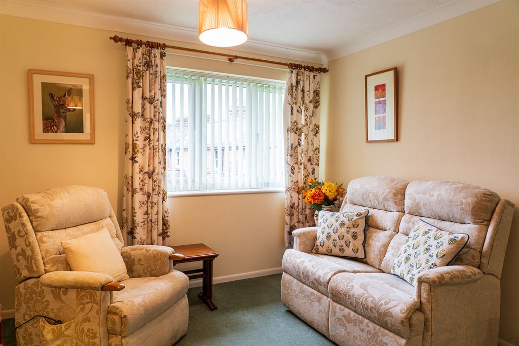 Additional image 3 of 1 bed flat for saleSherwood Close, Southampton SO16