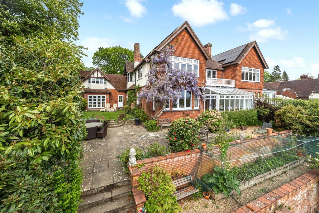 6 bed semi-detached house for saleHook Heath, Surrey GU22