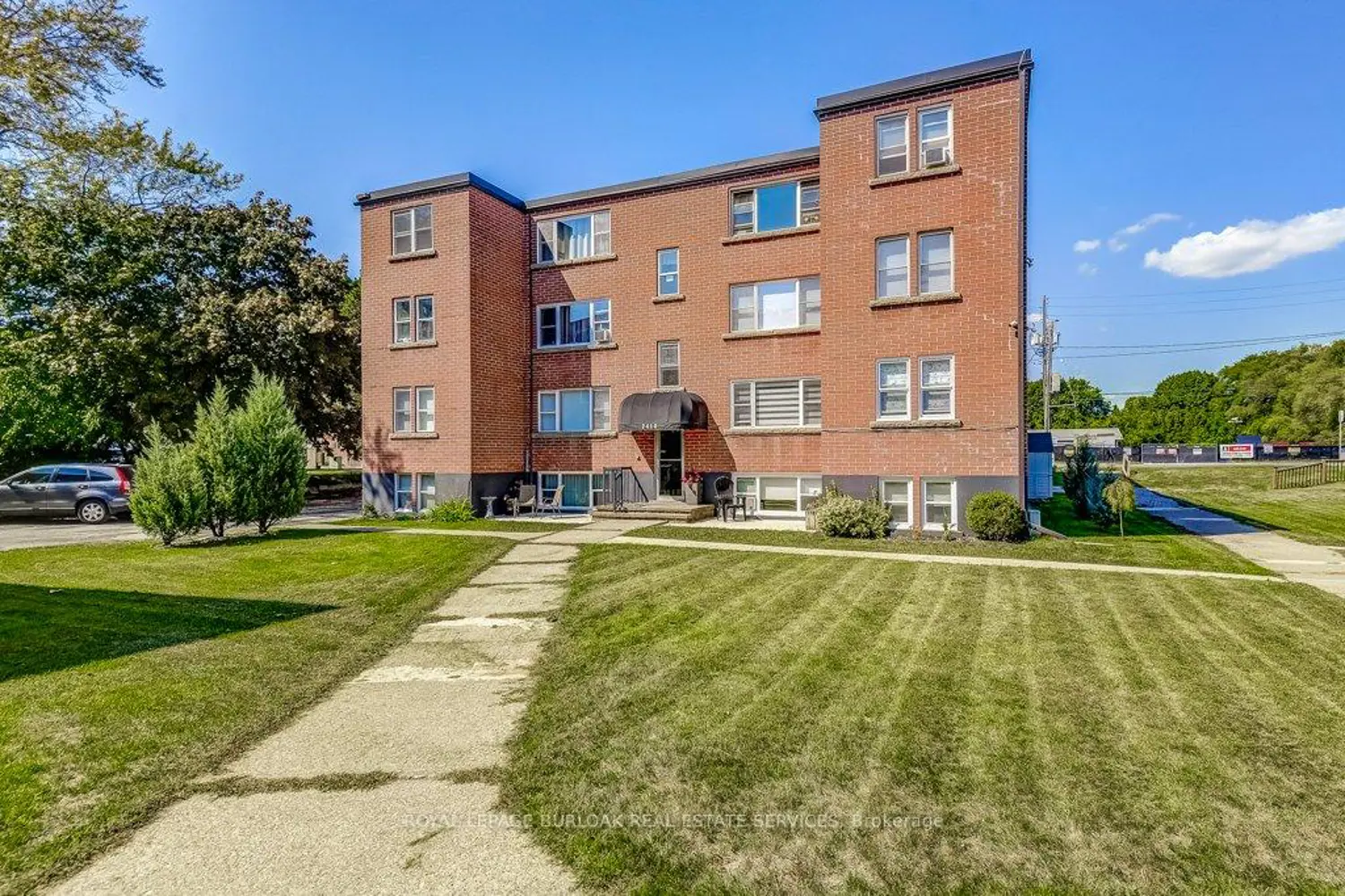 2418 New Street 1