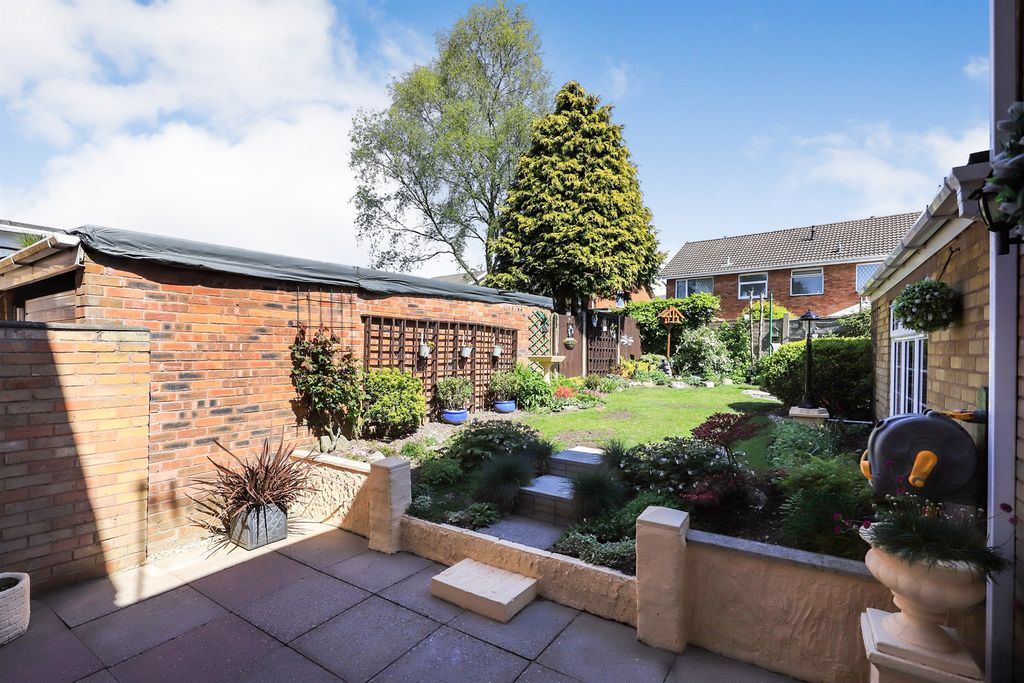 Additional image 12 of 5 bed detached house for saleDursley Close, Willenhall WV12