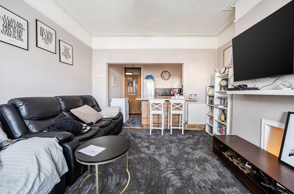 Additional image 12 of 2 bed flat for saleWinchester Road, Shirley, Southampton, Hampshire SO16