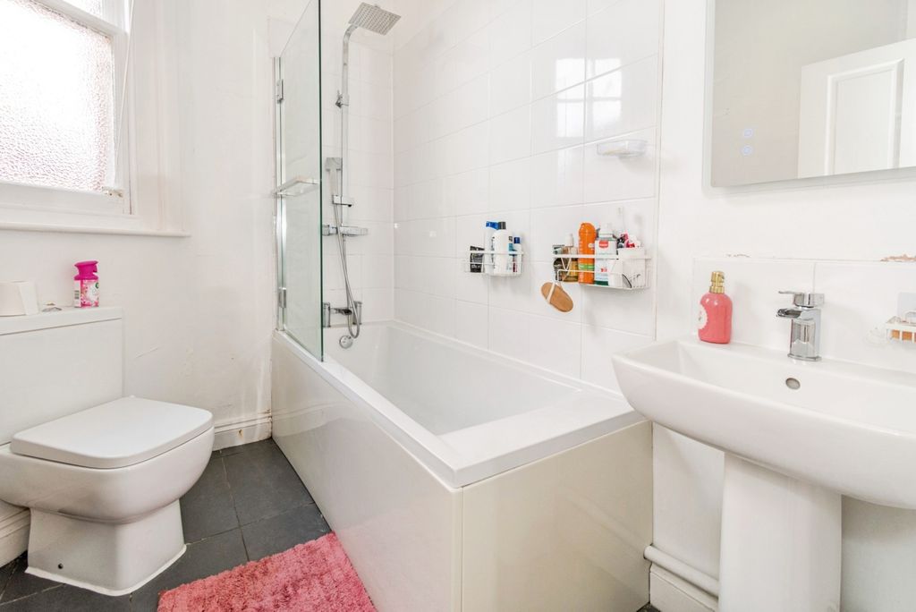 Additional image 11 of 2 bed flat for saleWelbeck Avenue, Southampton, Hampshire SO17