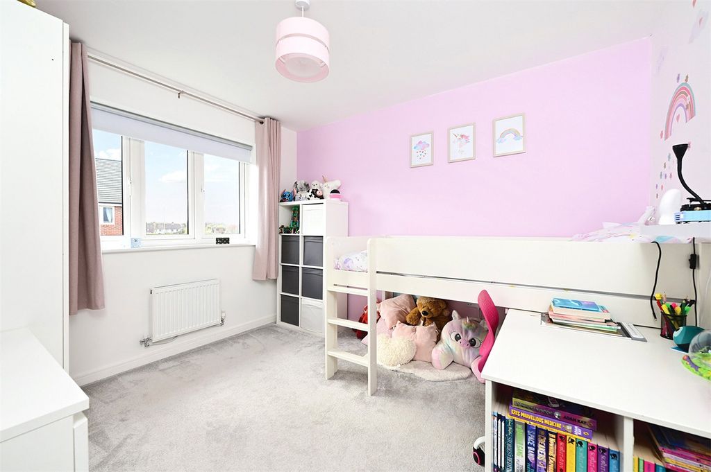 Additional image 16 of 4 bed detached house for saleBunch Grove, Yateley, Hampshire GU46