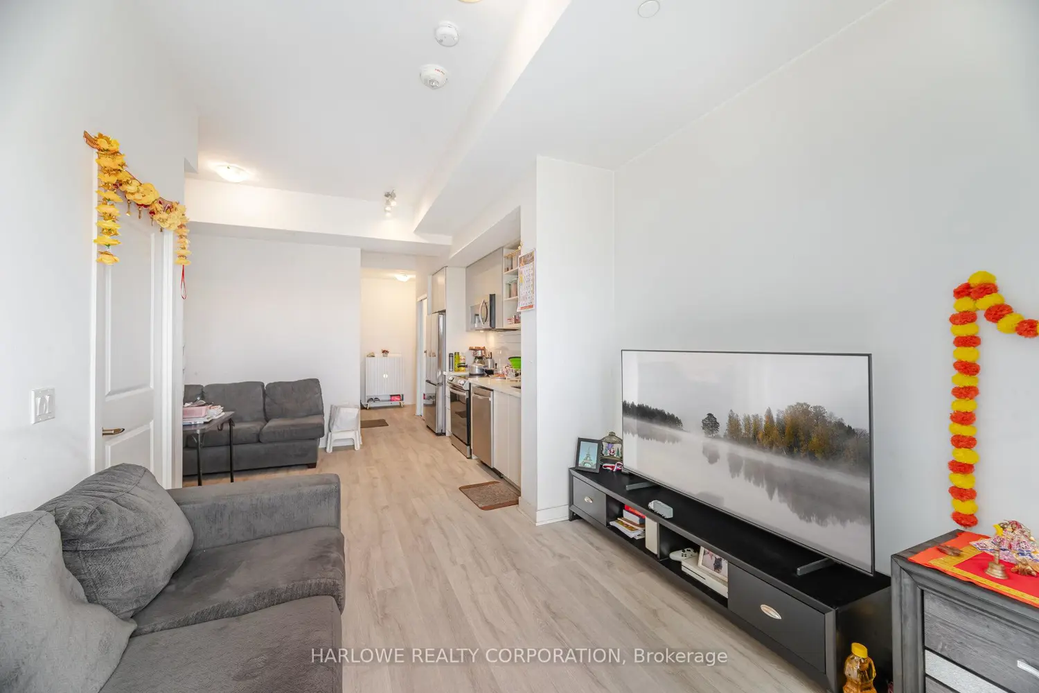 Additional image 4 of 4655 Metcalfe Avenue 204