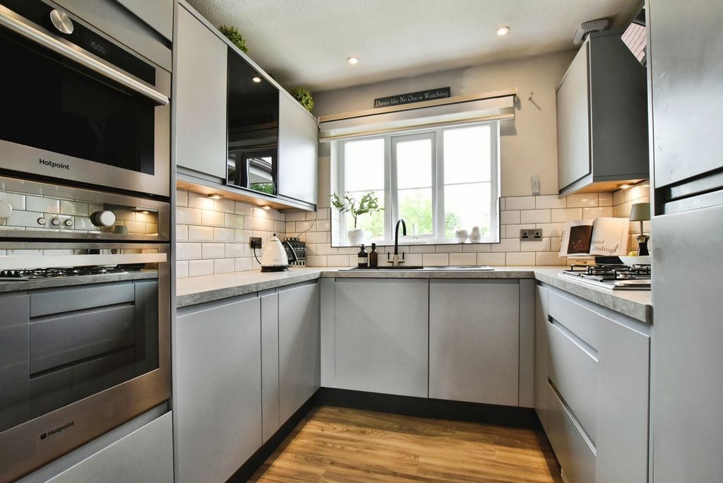 Additional image 3 of 2 bed flat for saleWoodacres Court, Wilmslow, Cheshire SK9