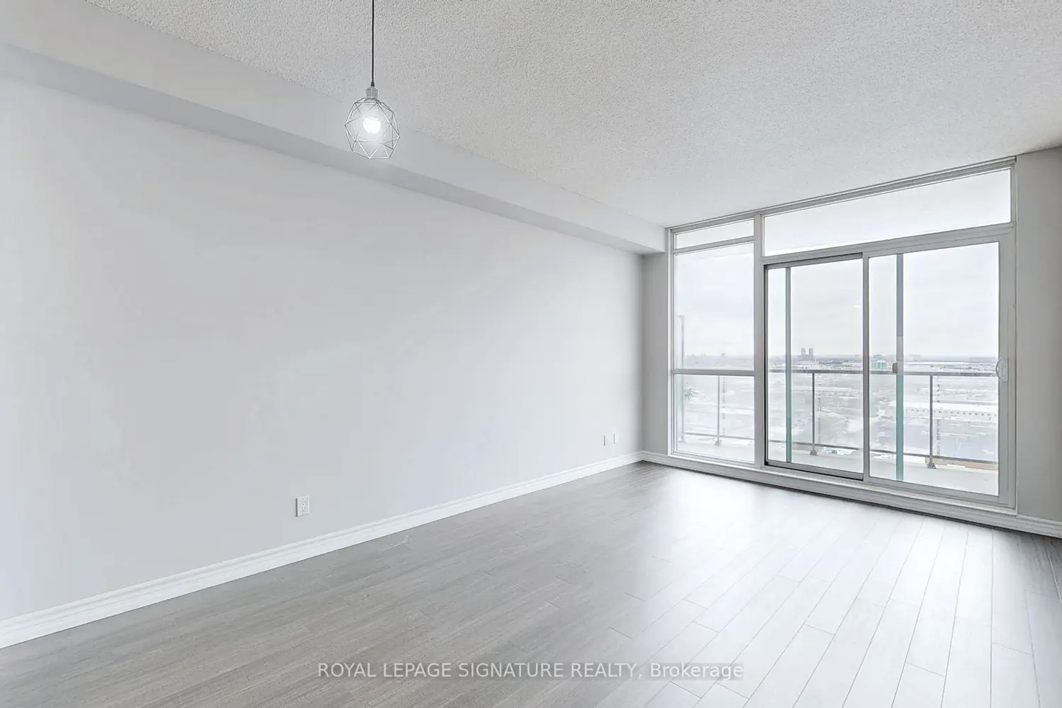 Additional image 10 of 1328 Birchmount Road 1805