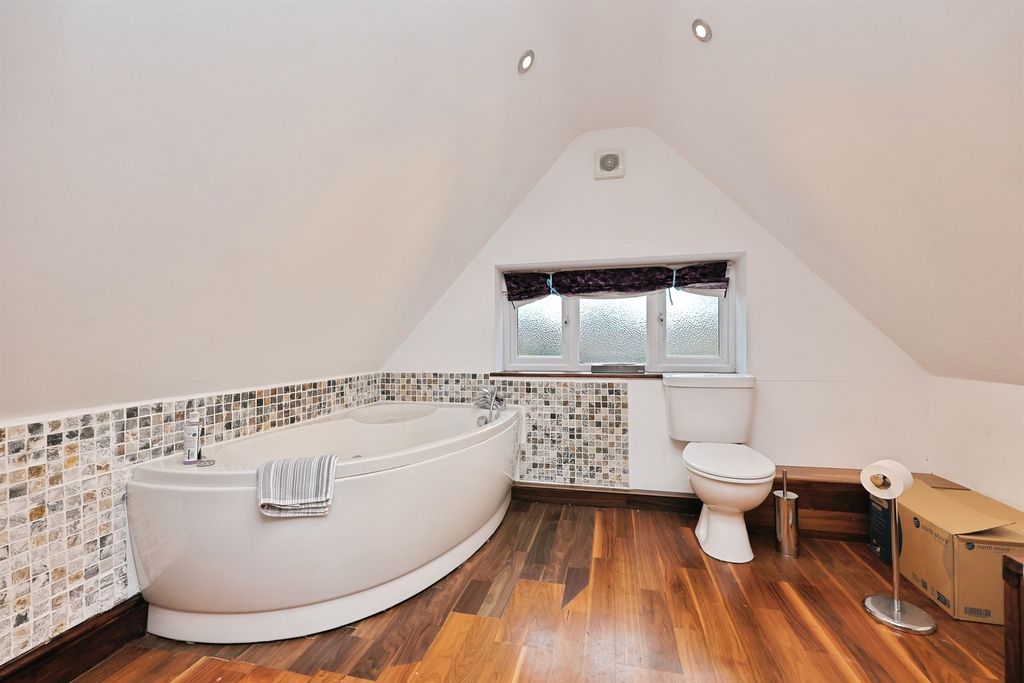 Additional image 9 of 4 bed detached bungalow for saleBellrope Lane, Wymondham NR18