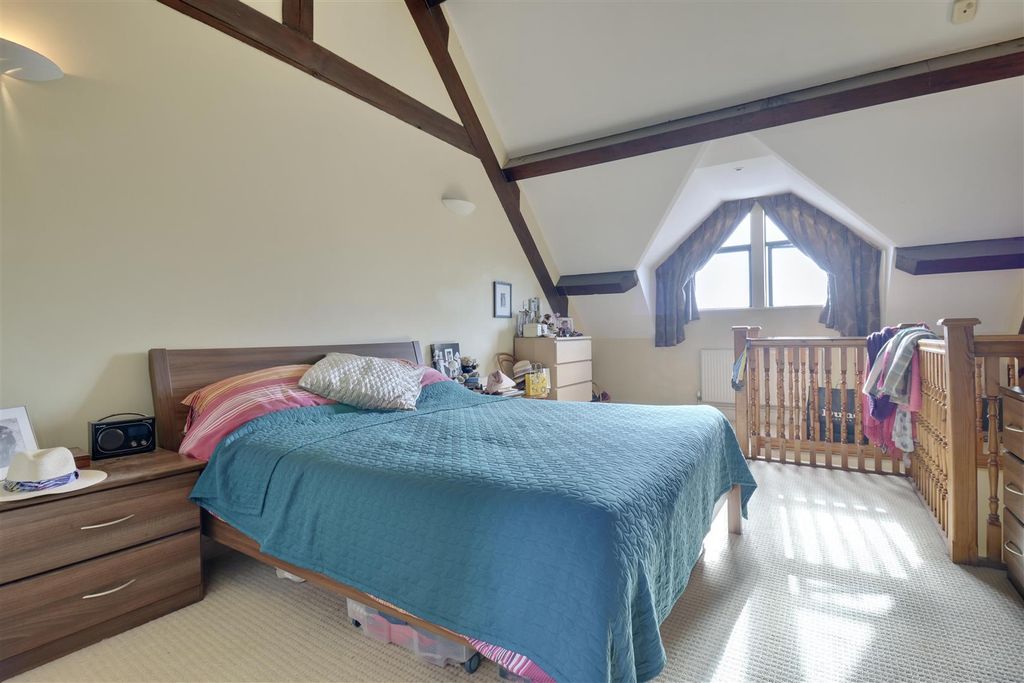 Additional image 15 of 3 bed town house for saleHenderson Road, Southsea PO4