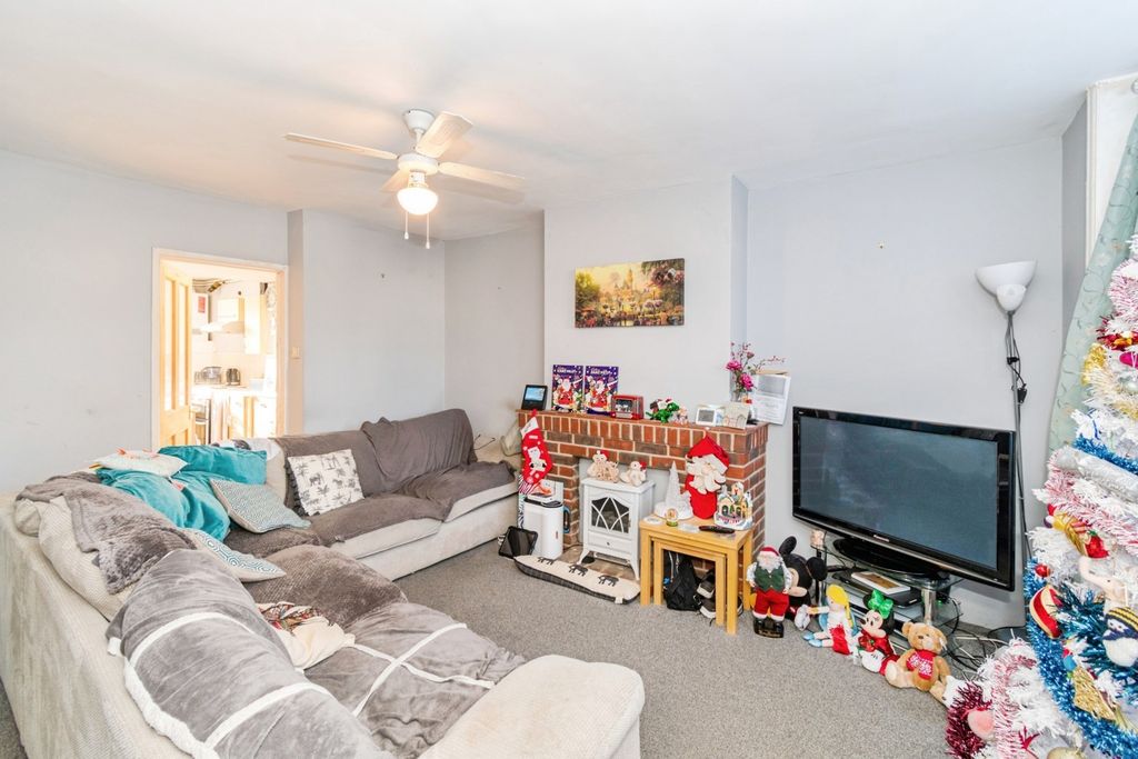 Additional image 2 of 3 bed semi-detached house for saleWarren Crescent, Southampton, Hampshire SO16