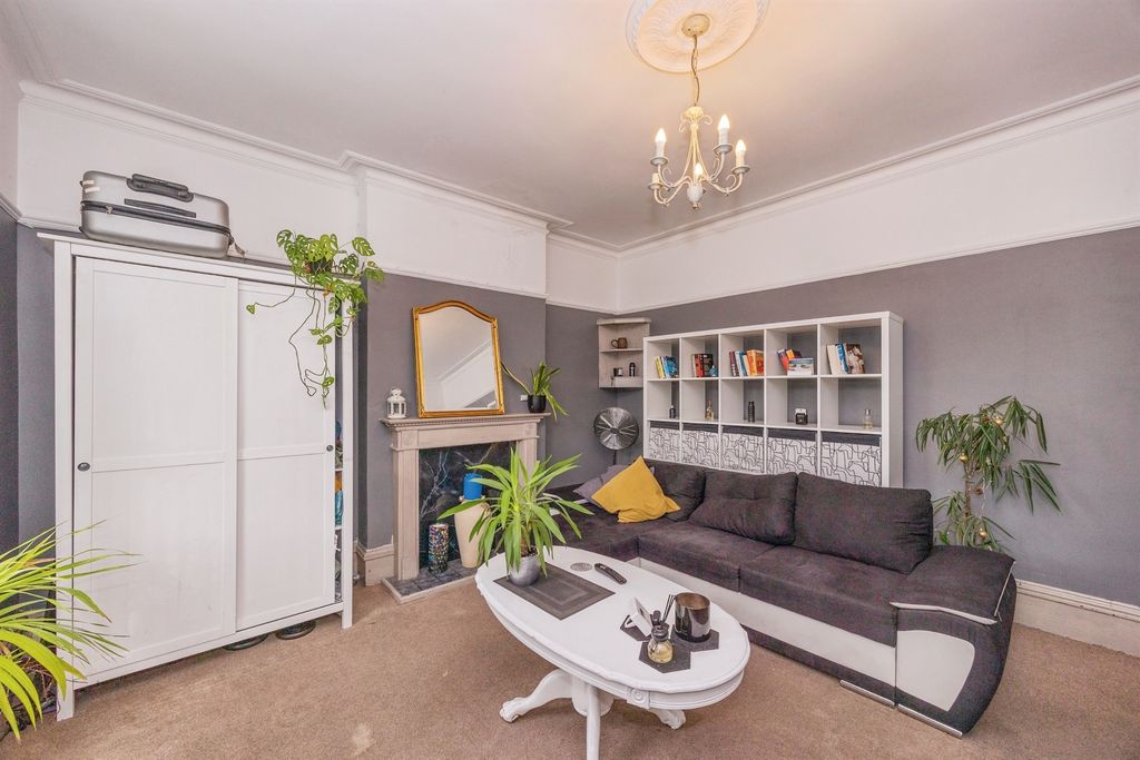Additional image 13 of 2 bed flat for saleNorth End Avenue, Portsmouth PO2