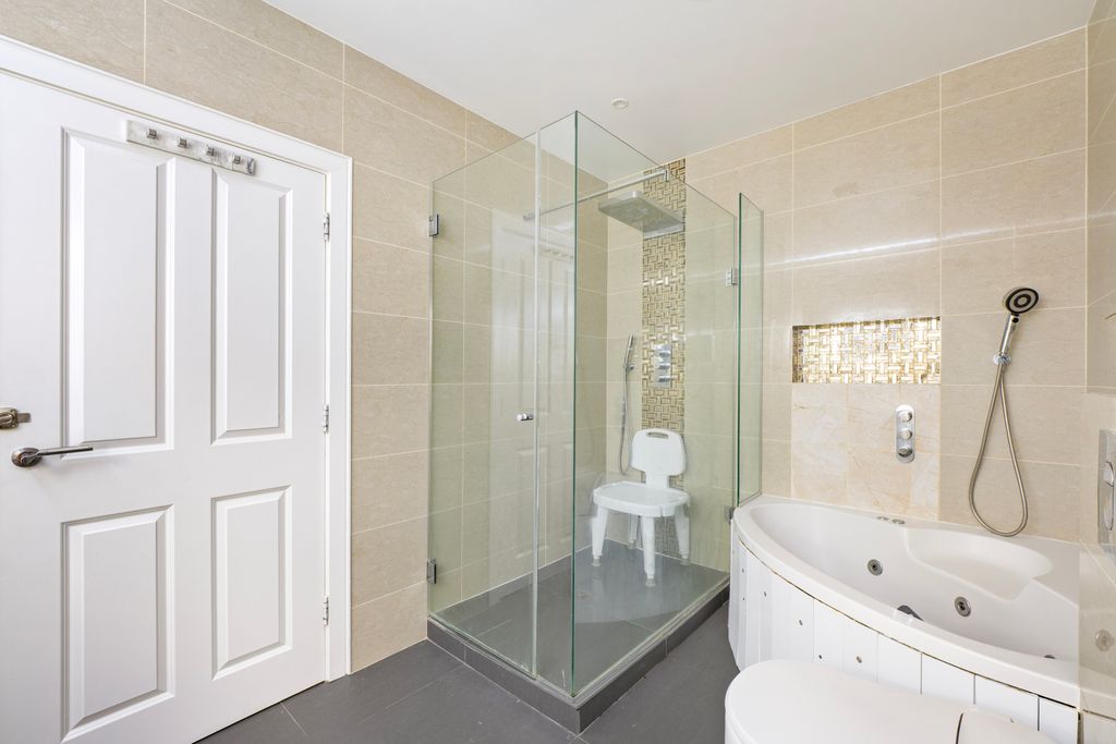 Additional image 14 of 6 bed detached house for saleLewiston Close, Worcester Park KT4