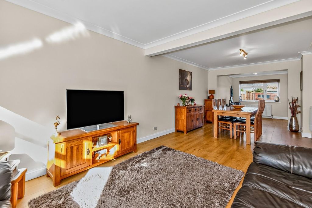 Additional image 9 of 3 bed semi-detached house for saleWindsor Drive, Ashford TW15