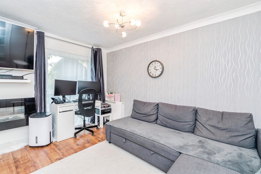 Additional image 14 of 2 bed flat for saleNorthlands Road, Southampton SO15