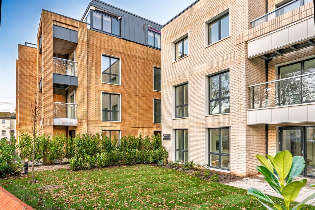 Additional image 19 of 2 bed flat for sale24 Lindfield Place, Worthing BN11