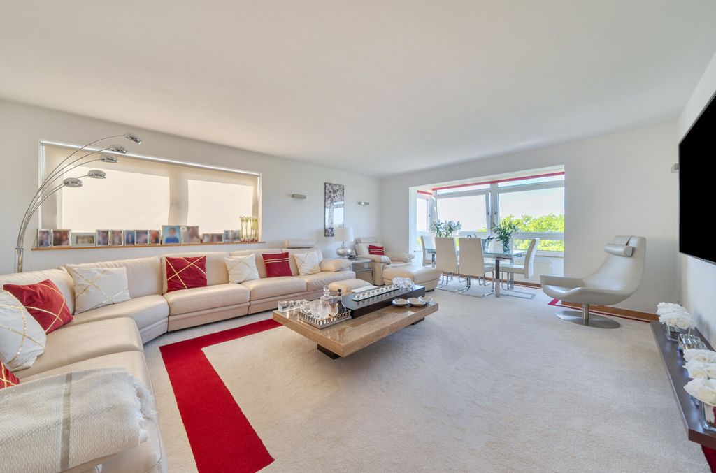Additional image 2 of 2 bed flat for saleCranfield Court, Sunset Avenue, Woodford Green IG8