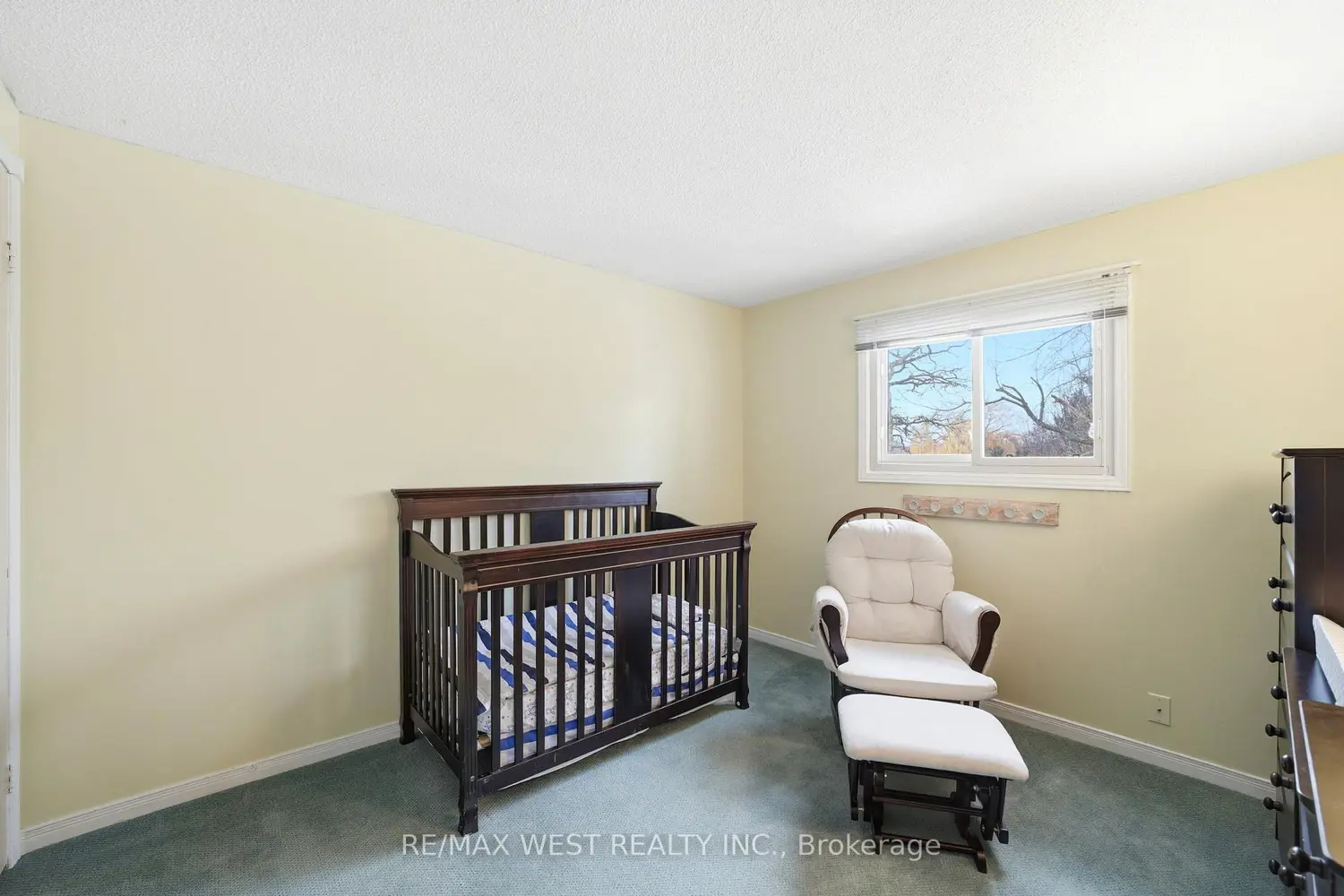 Additional image 9 of 690 Robertson Crescent