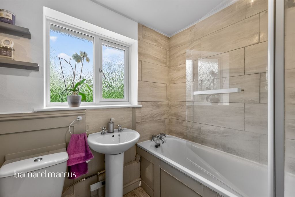 Additional image 12 of 2 bed maisonette for saleArdrossan Gardens, Worcester Park KT4