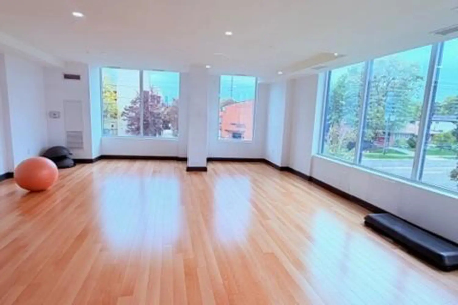 Additional image 12 of 3237 Bayview Avenue 302