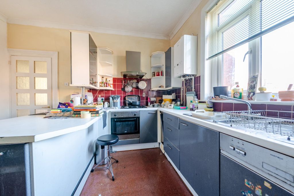 Additional image 10 of 3 bed flat for saleWaveley Court, Waverley Grove, Southsea, Hampshire PO4