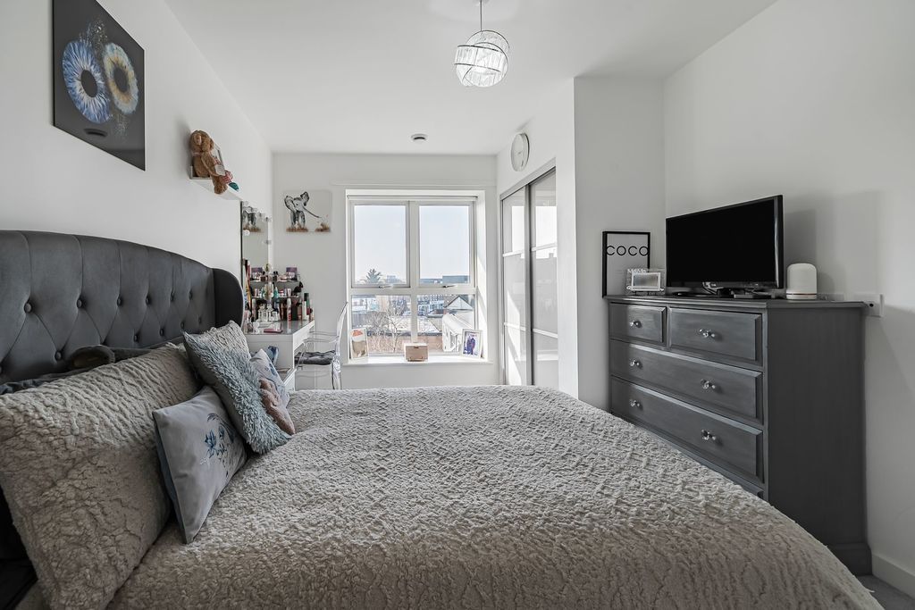 Additional image 11 of 2 bed flat for salePalmer Court, Pitcher Lane, Ashford TW15