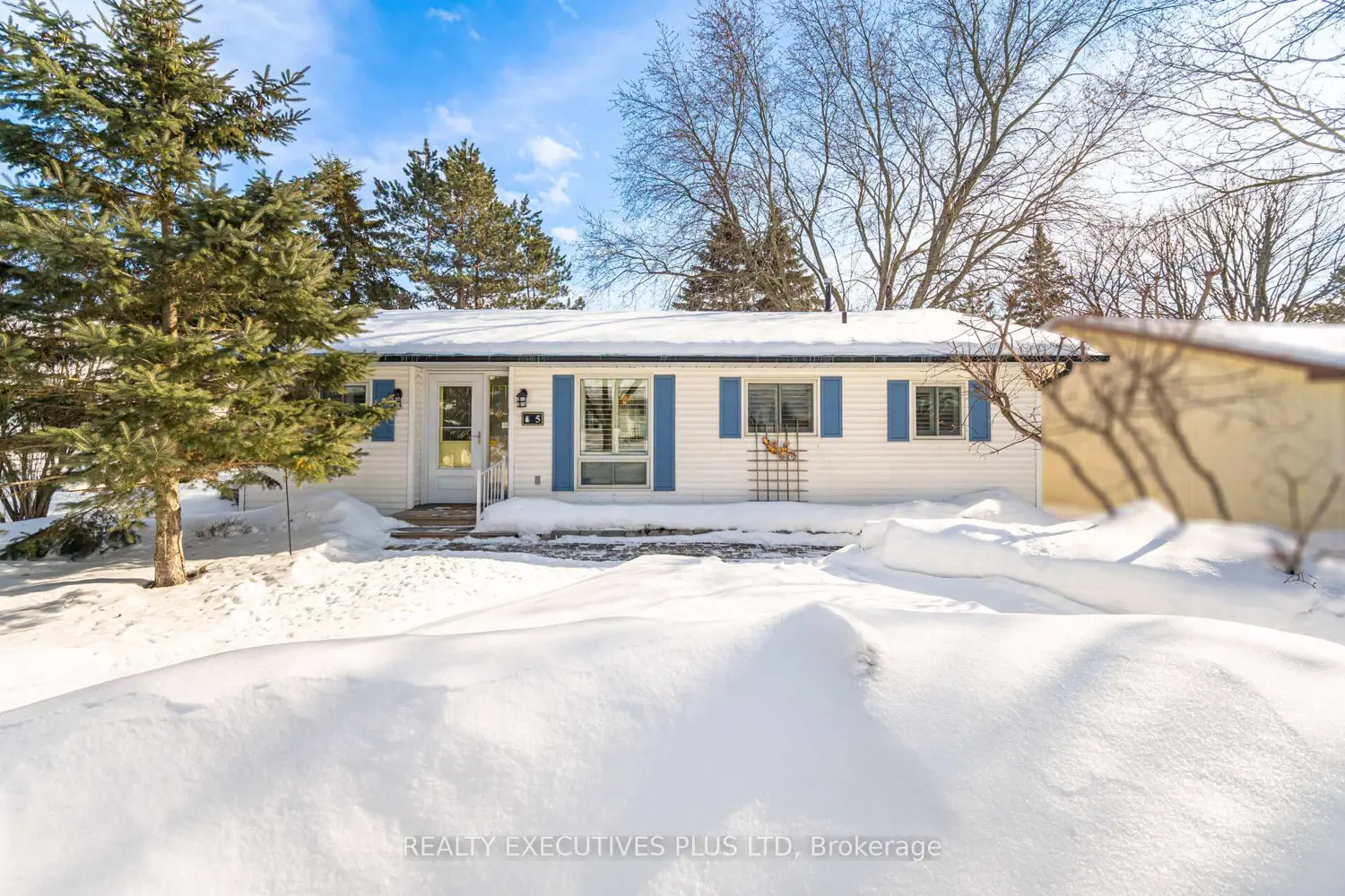 5 Tecumseth Pines Drive