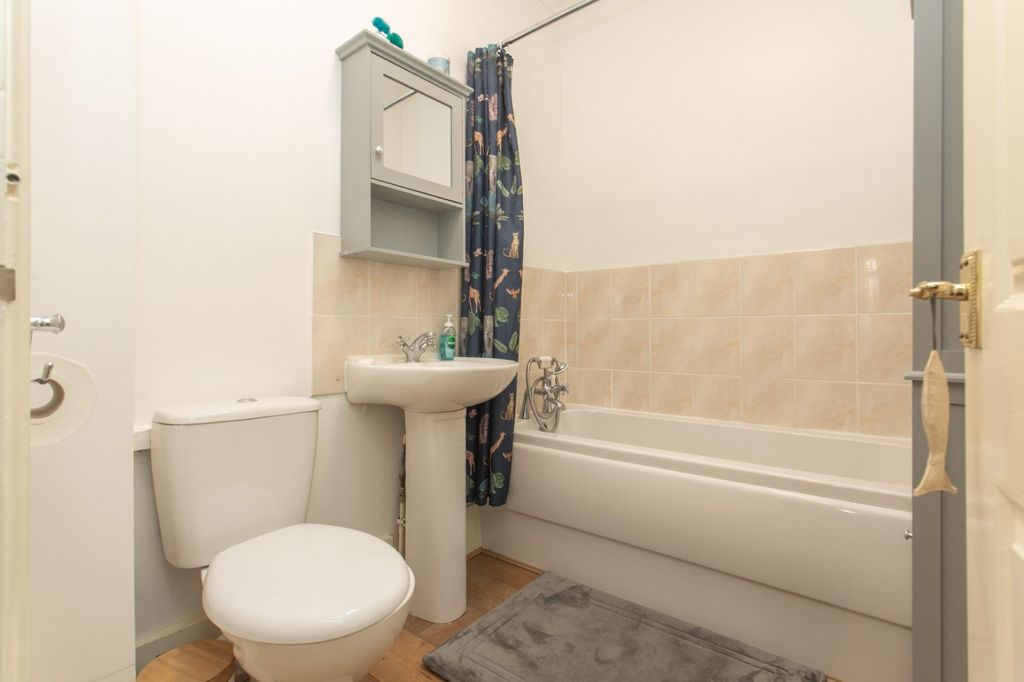 Additional image 8 of 1 bed flat for saleTankerton Road, Whitstable CT5