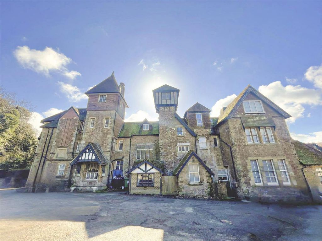 2 bed flat for saleThe Ridge, Hastings TN34