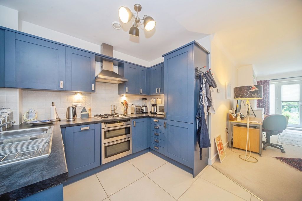 Additional image 7 of 2 bed flat for saleWinn Road, Southampton, Hampshire SO17