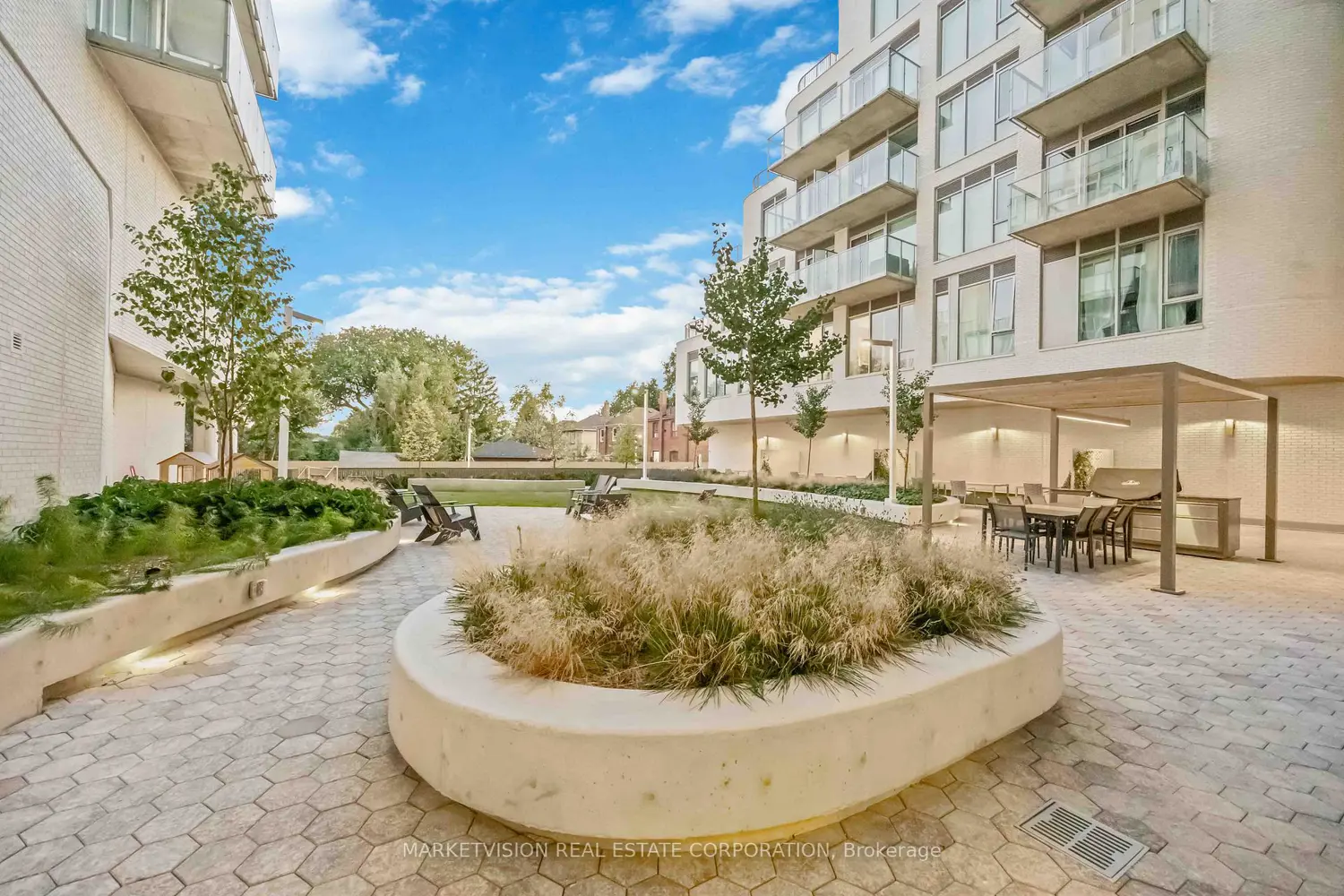 Additional image 15 of 689 The Queensway 318