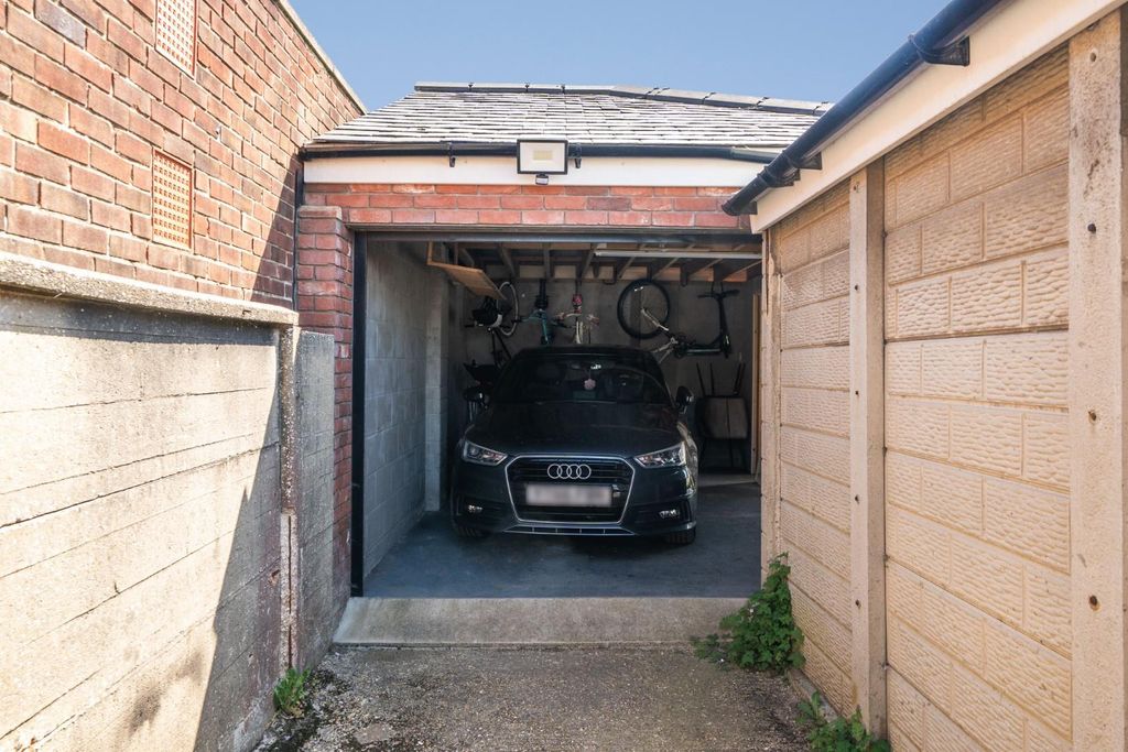 Additional image 11 of 3 bed property for saleLangstone Road, Portsmouth PO3