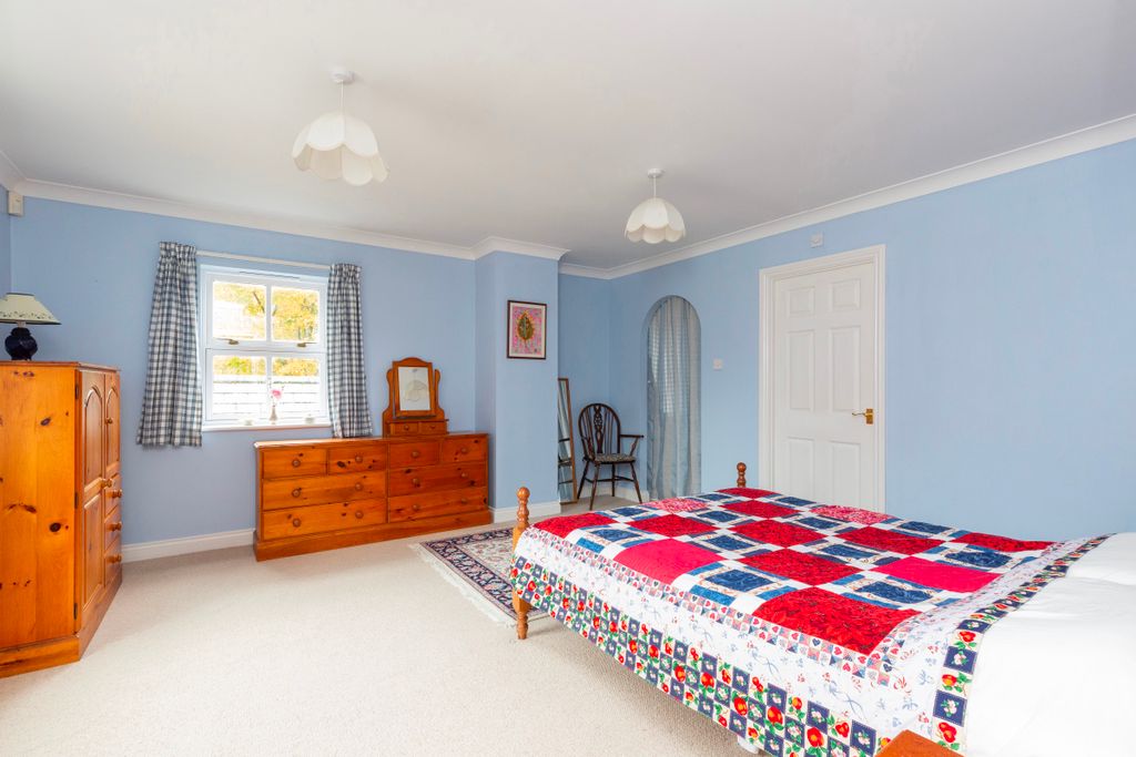 Additional image 5 of 5 bed detached house for saleOld Beech House, Le Neubourg Way, Gillingham SP8