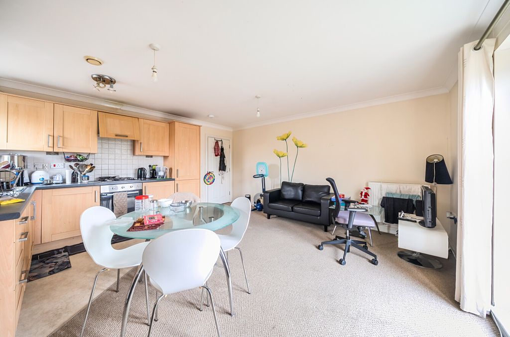 Additional image 3 of 2 bed flat for saleWinchester Road, Southampton, Hampshire SO16