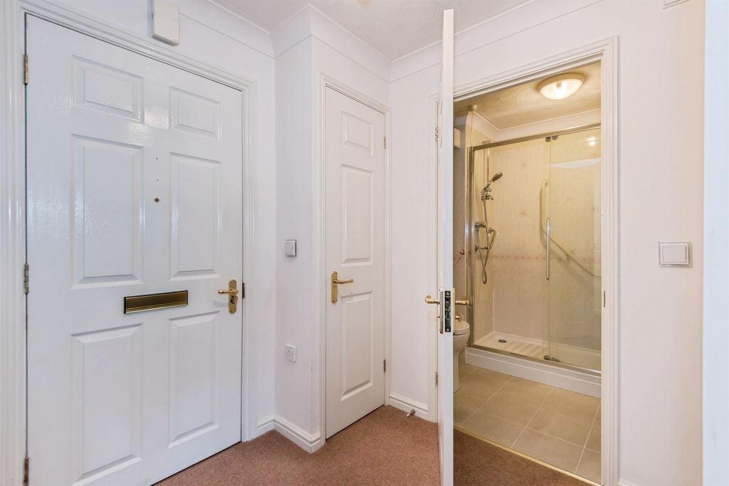 Additional image 3 of 1 bed flat for saleOakley Road, Southampton SO16